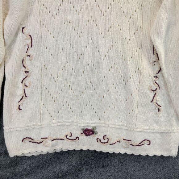 Capacity Woman Knit Pullover Sweater Size 2X White Embroidered Floral 1/4 Button - Picture 8 of 12